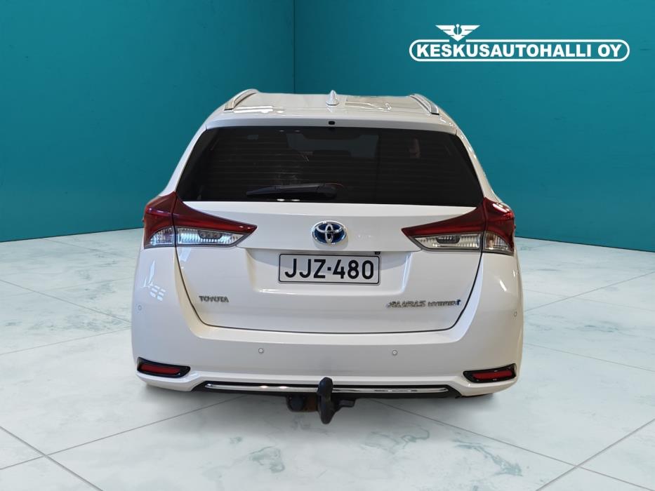 TOYOTA Auris 2016