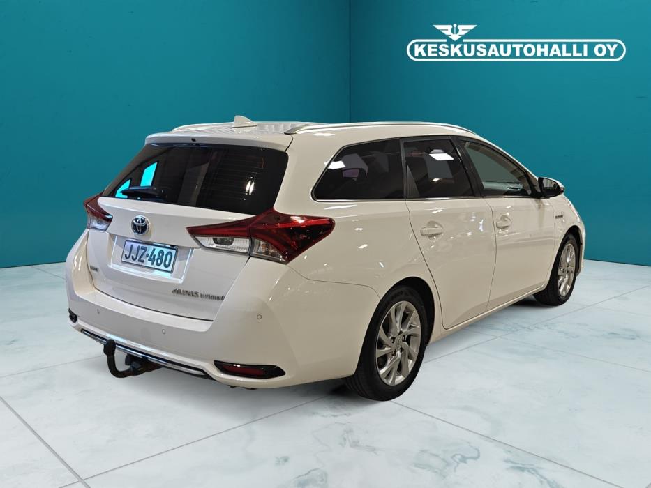 TOYOTA Auris 2016