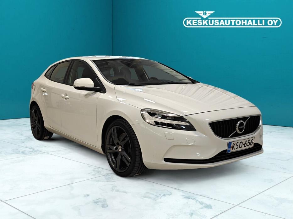 VOLVO V40 2017