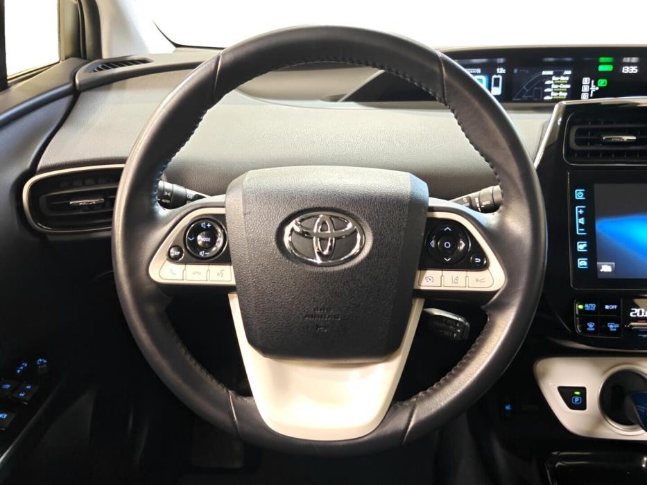 TOYOTA Prius Plug-in 2018