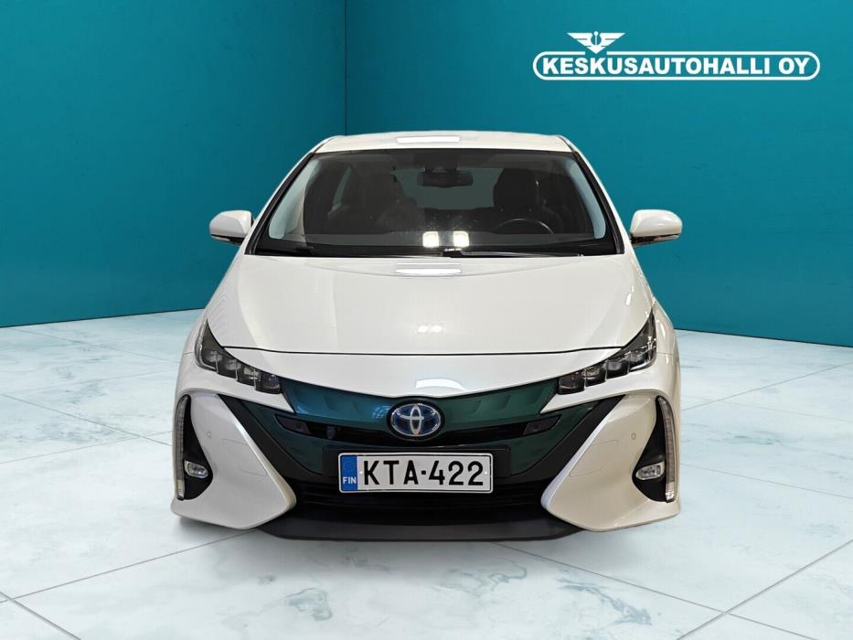 TOYOTA Prius Plug-in 2018