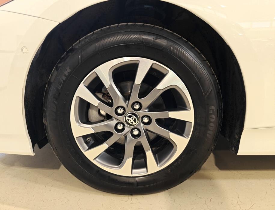 TOYOTA Prius Plug-in 2018