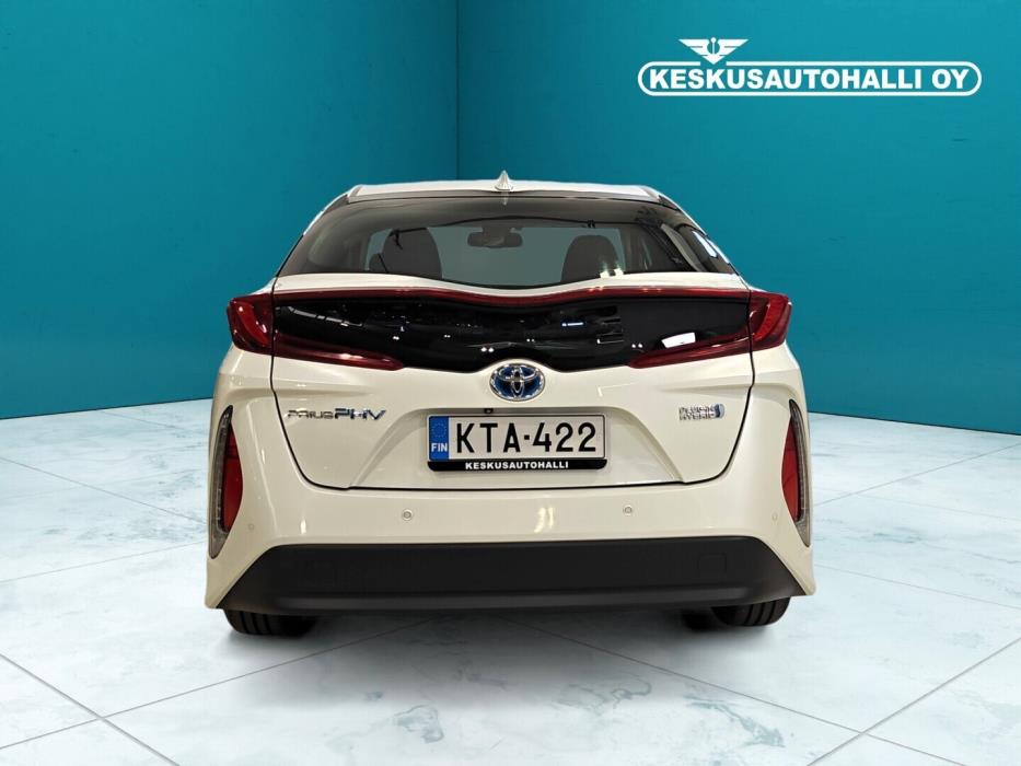 TOYOTA Prius Plug-in 2018