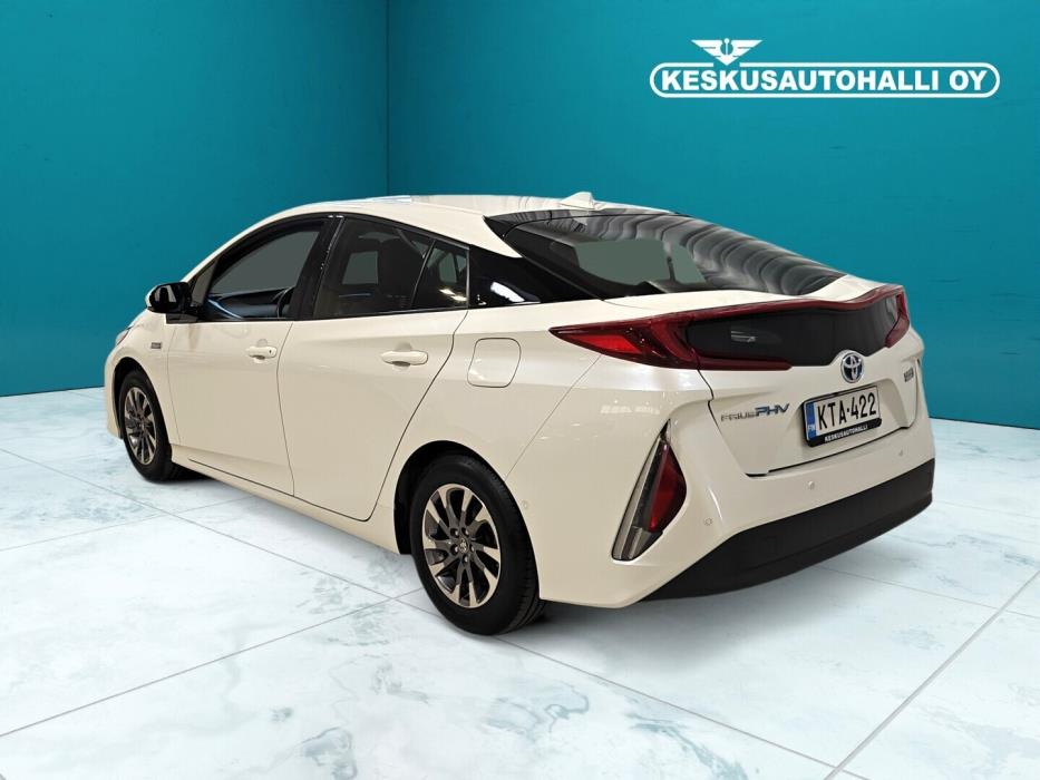 TOYOTA Prius Plug-in 2018