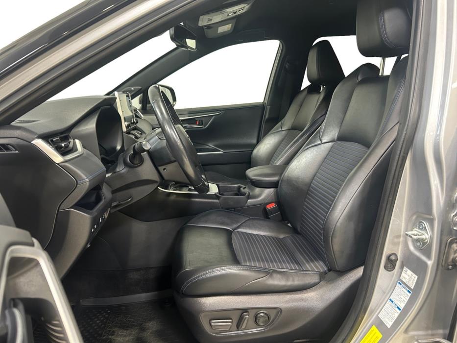 TOYOTA RAV4 2021