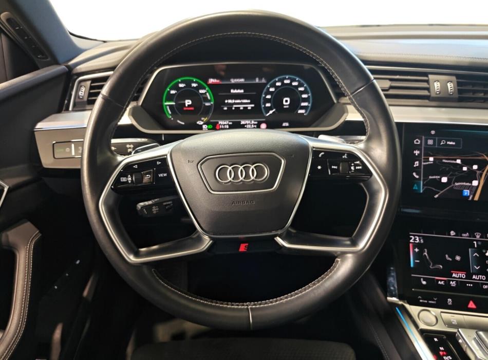 AUDI e-tron 2021