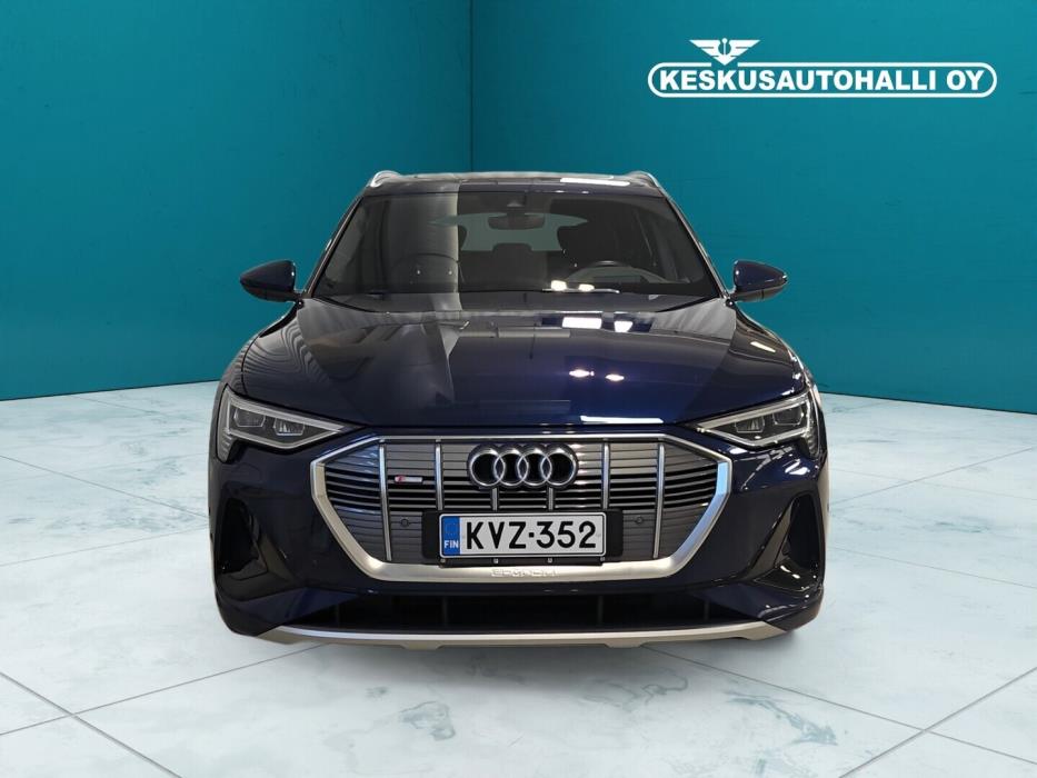 AUDI e-tron 2021