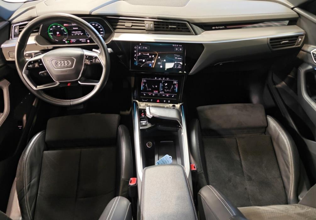 AUDI e-tron 2021