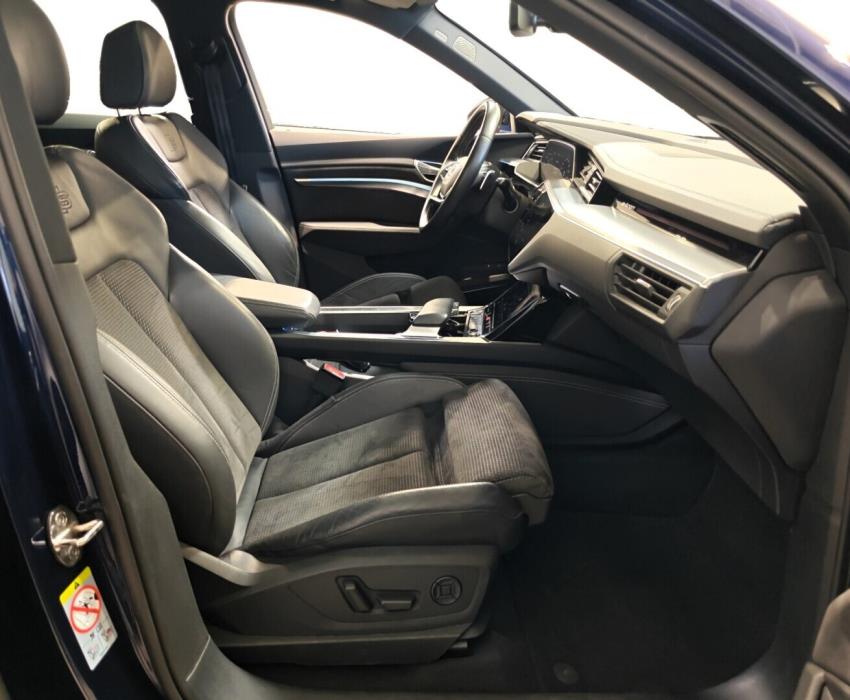 AUDI e-tron 2021
