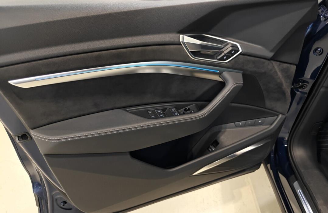 AUDI e-tron 2021