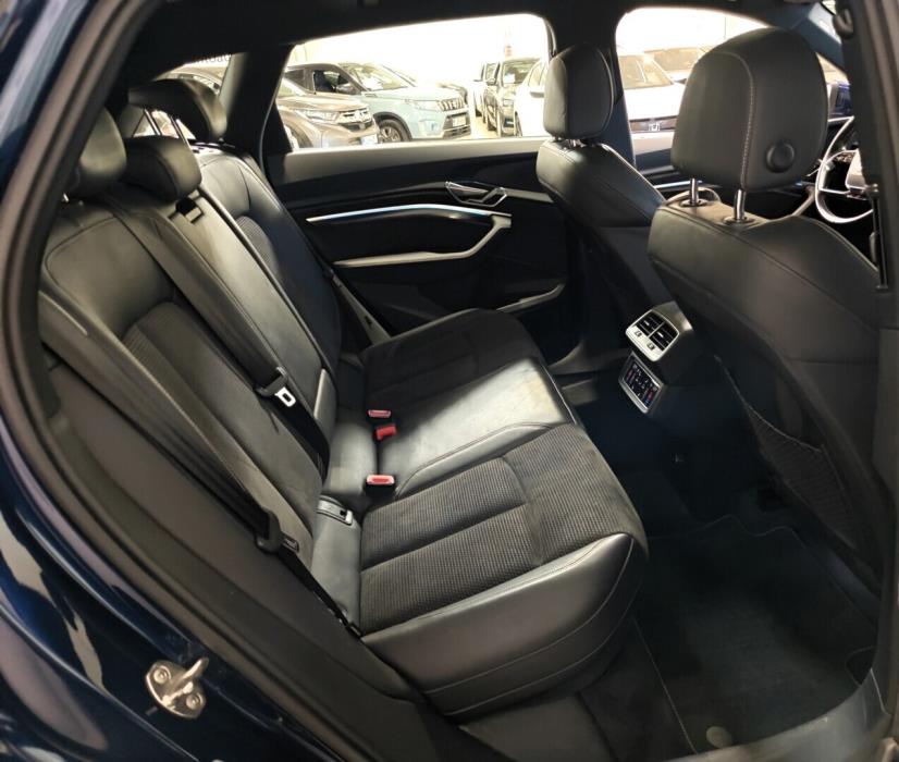 AUDI e-tron 2021