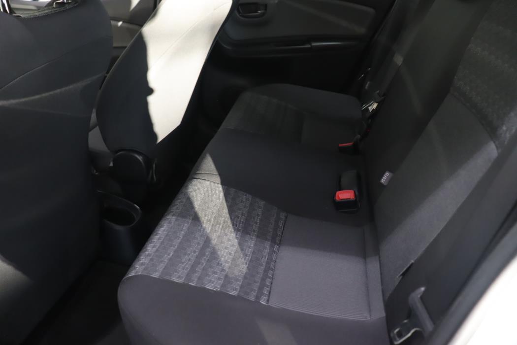 TOYOTA Yaris 2016