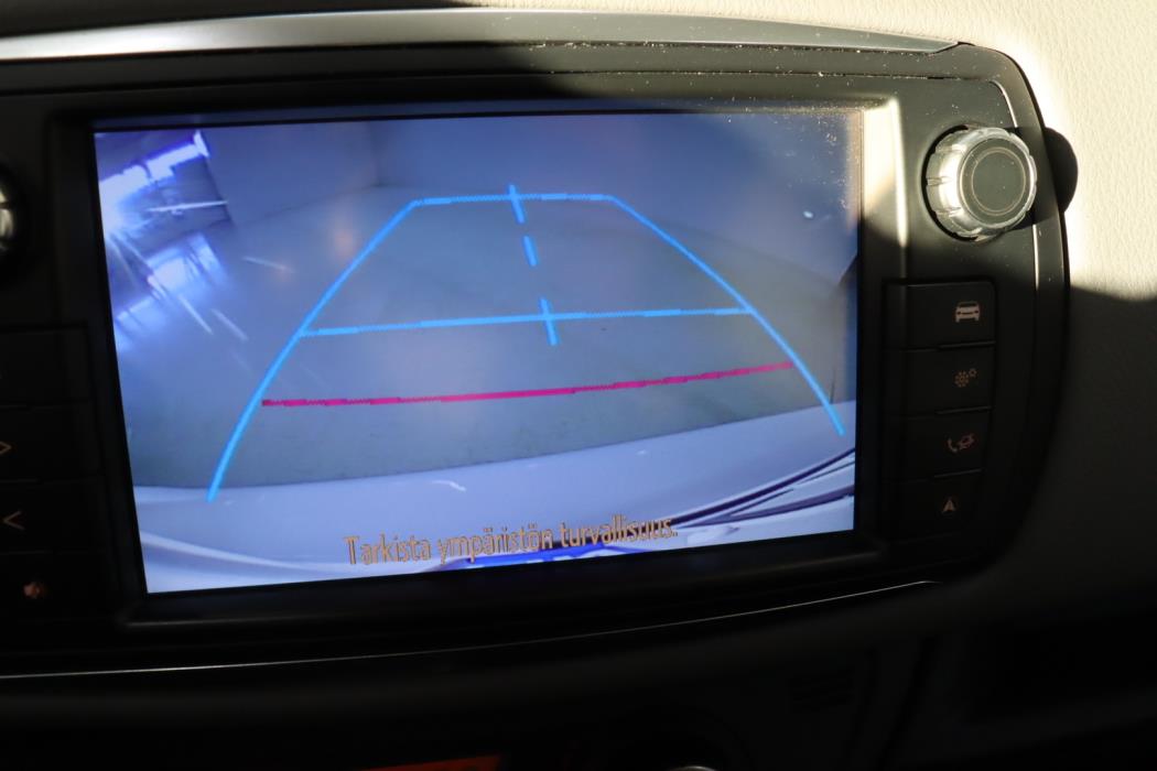 TOYOTA Yaris 2016