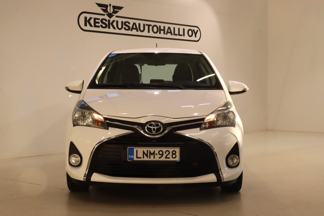 TOYOTA Yaris 2016