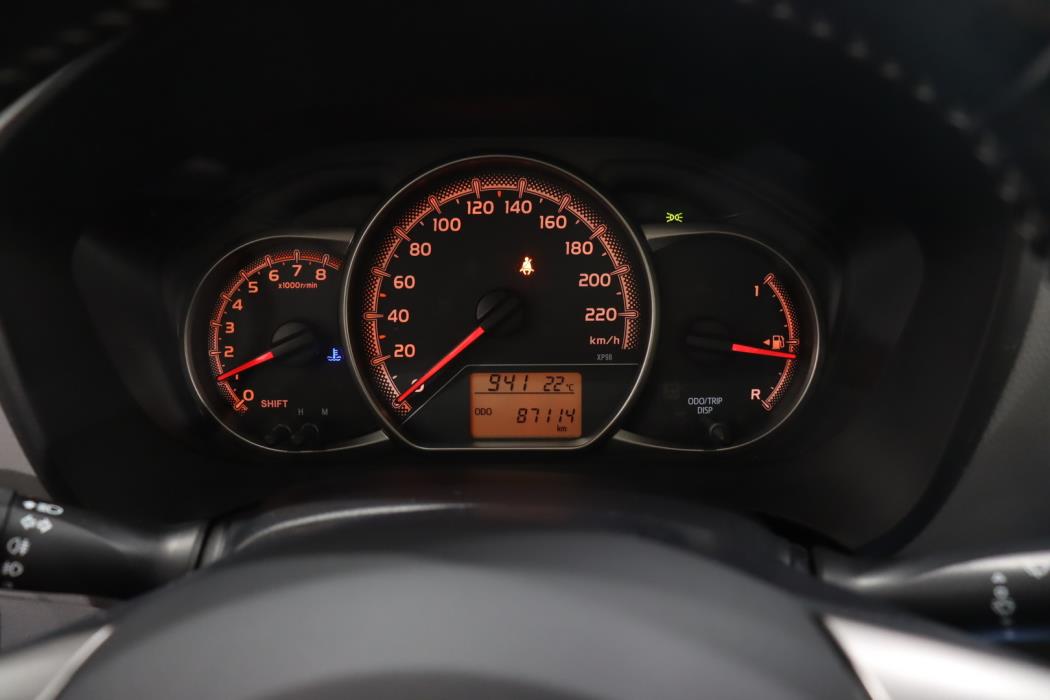 TOYOTA Yaris 2016