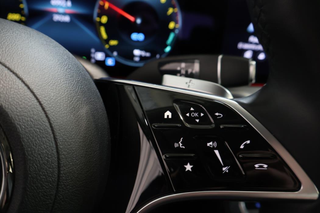 MERCEDES-BENZ E 2021