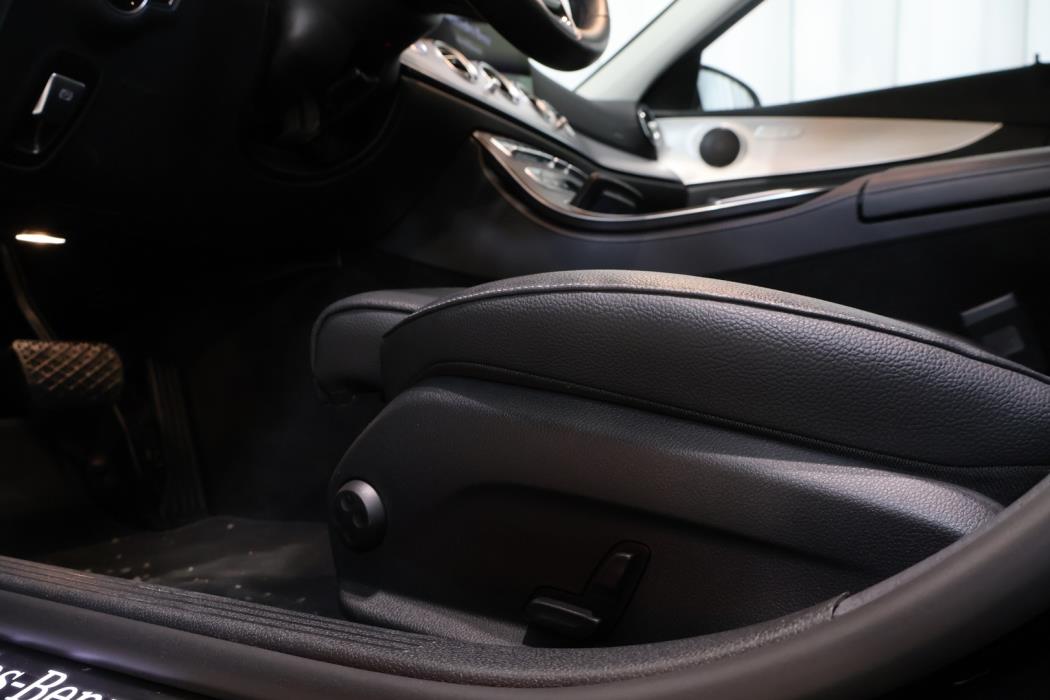 MERCEDES-BENZ E 2021