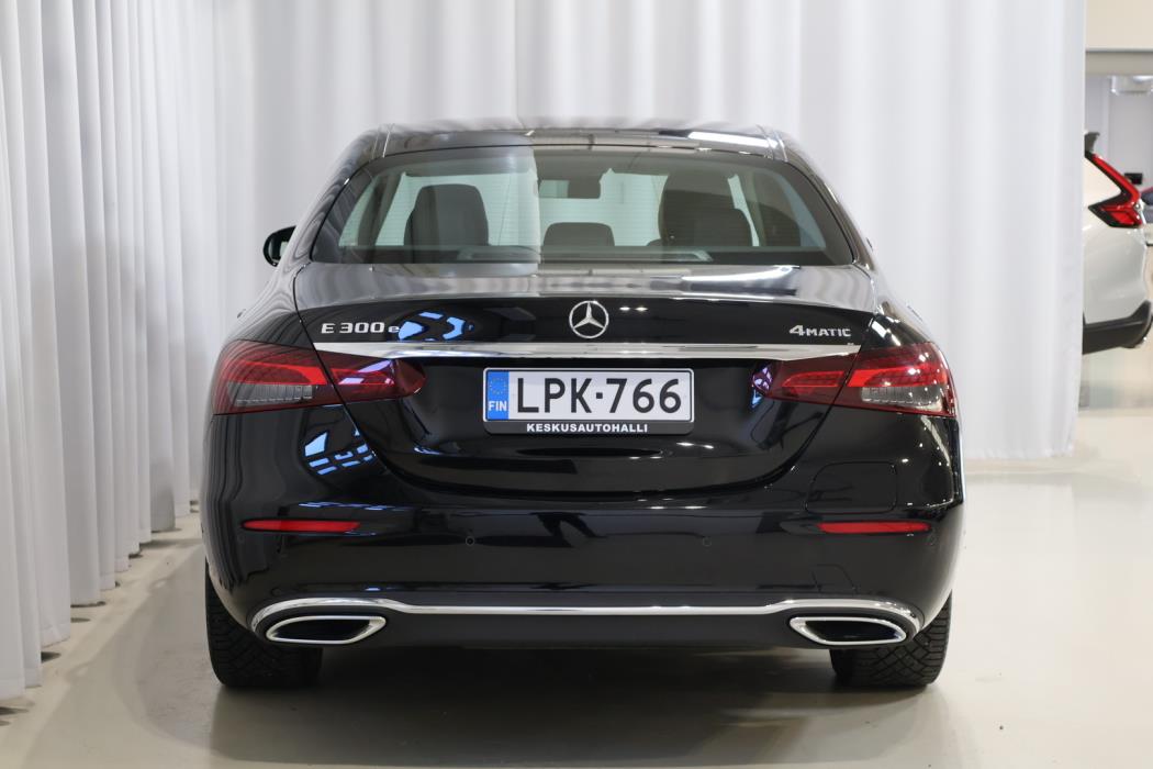 MERCEDES-BENZ E 2021