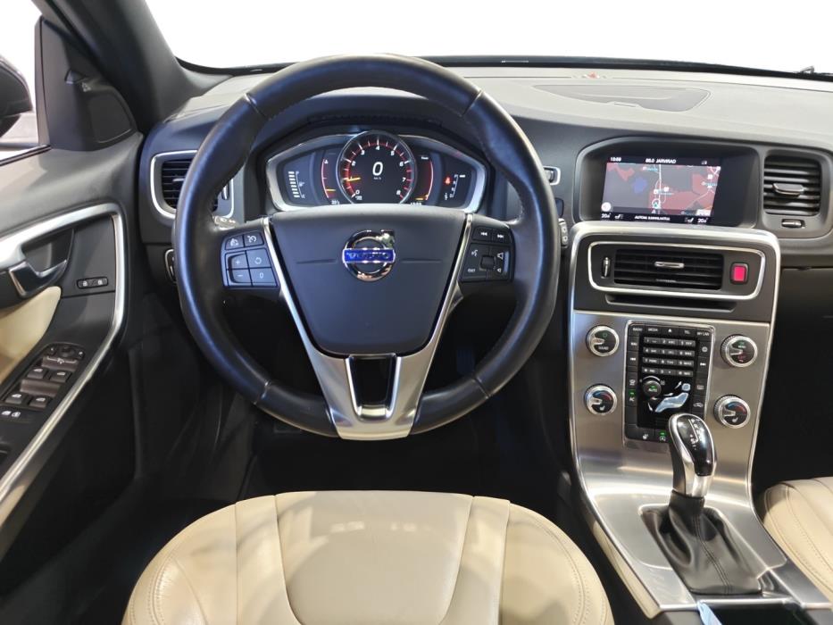 VOLVO V60 2019
