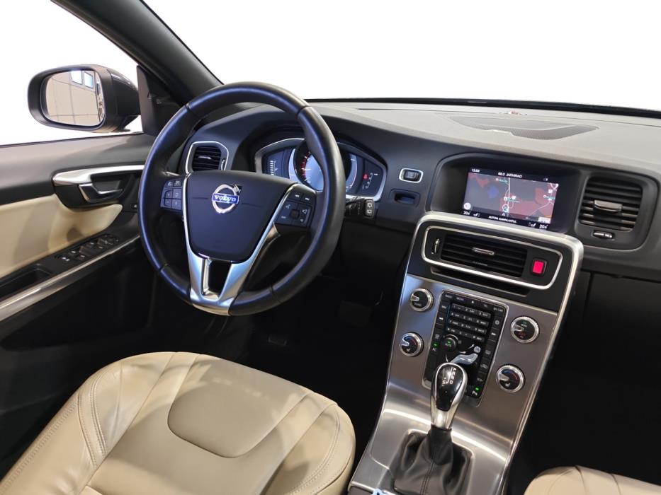 VOLVO V60 2019
