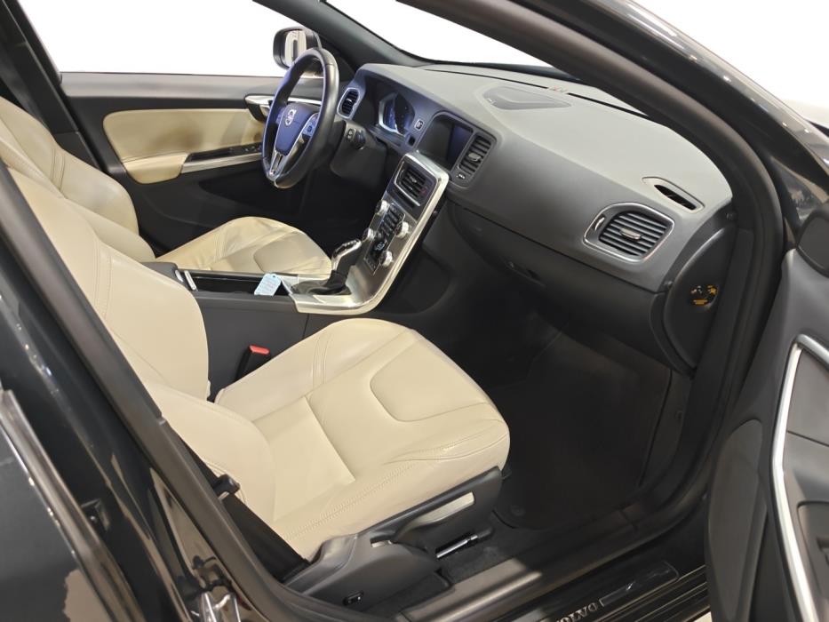 VOLVO V60 2019