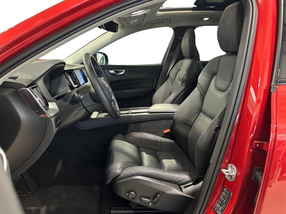 VOLVO XC60 2024