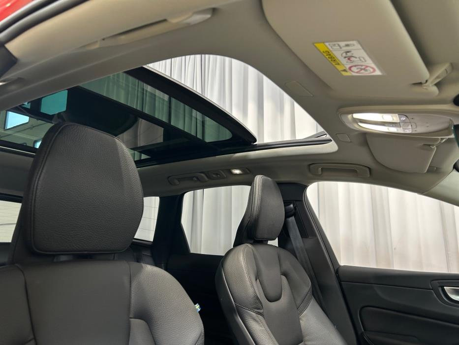VOLVO XC60 2024