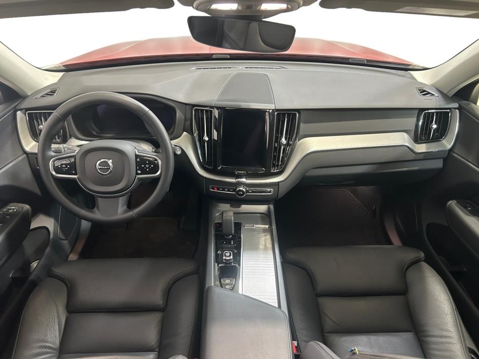 VOLVO XC60 2024