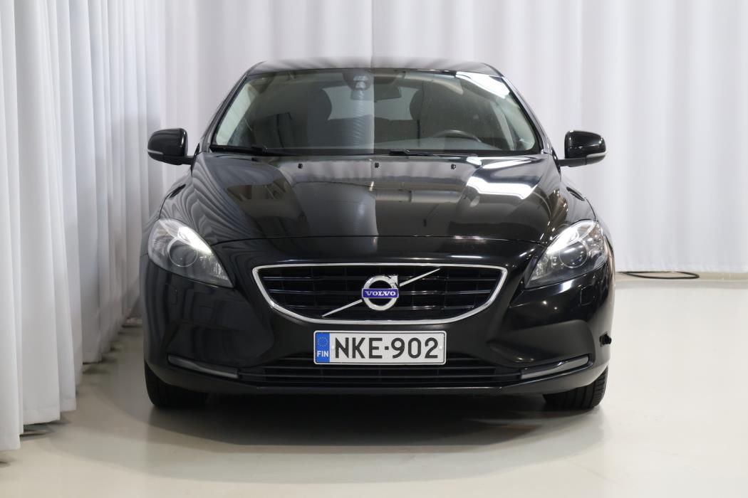 VOLVO V40 2016