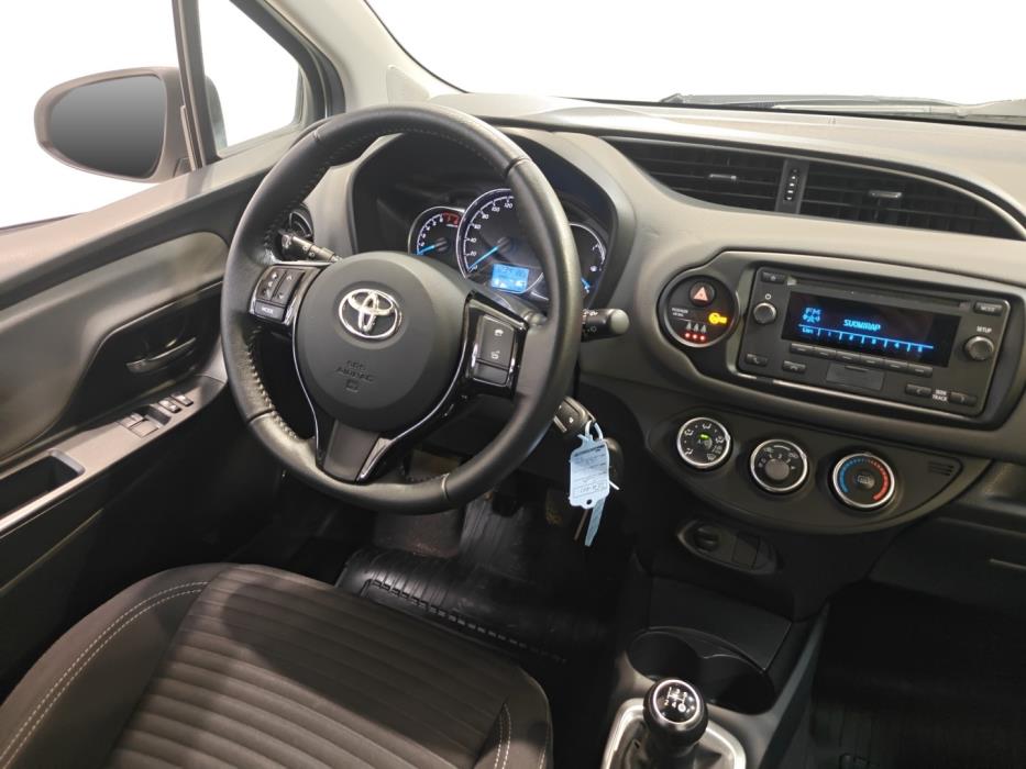 TOYOTA Yaris 2019