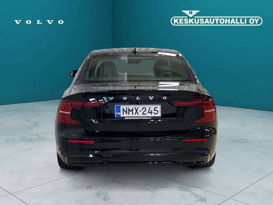 VOLVO S60 2023