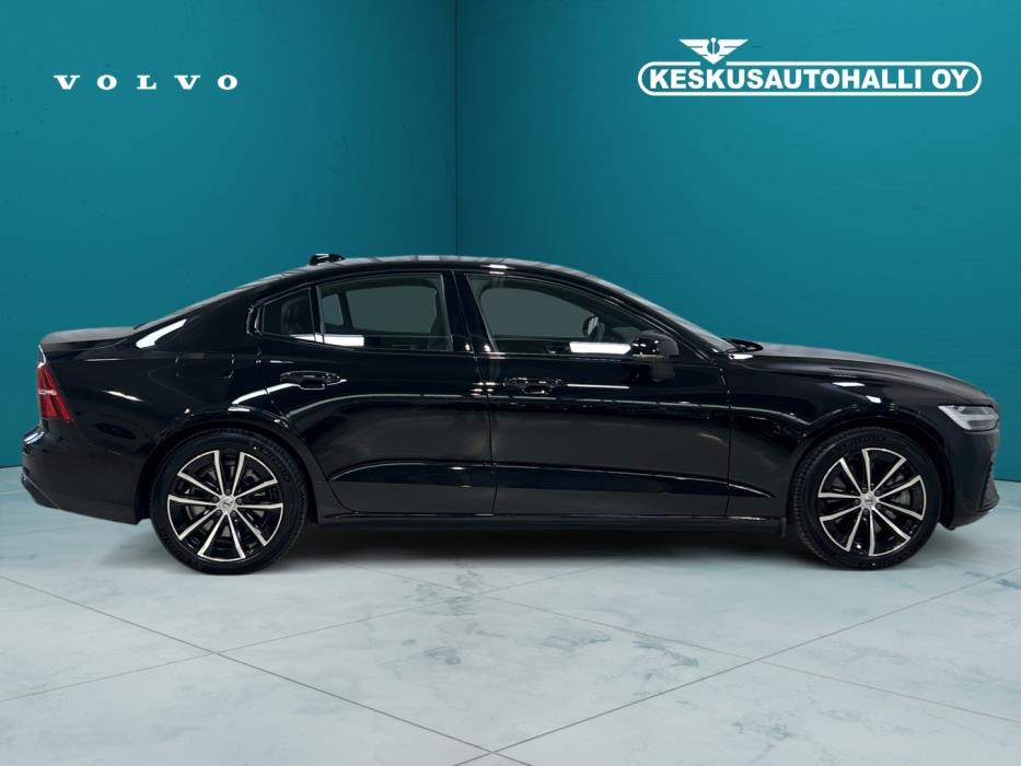 VOLVO S60 2023
