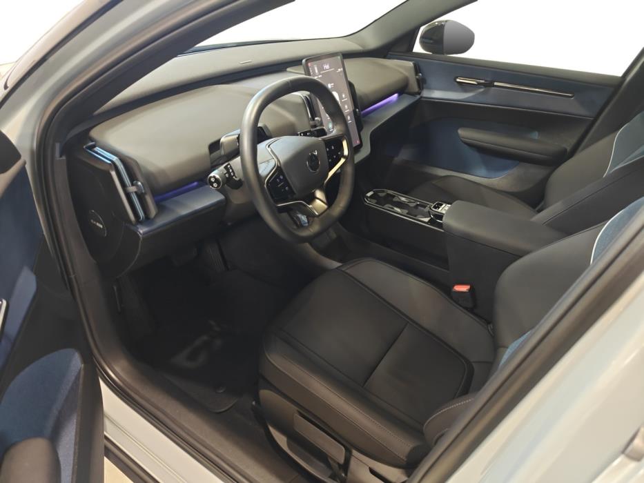 VOLVO EX30 2024