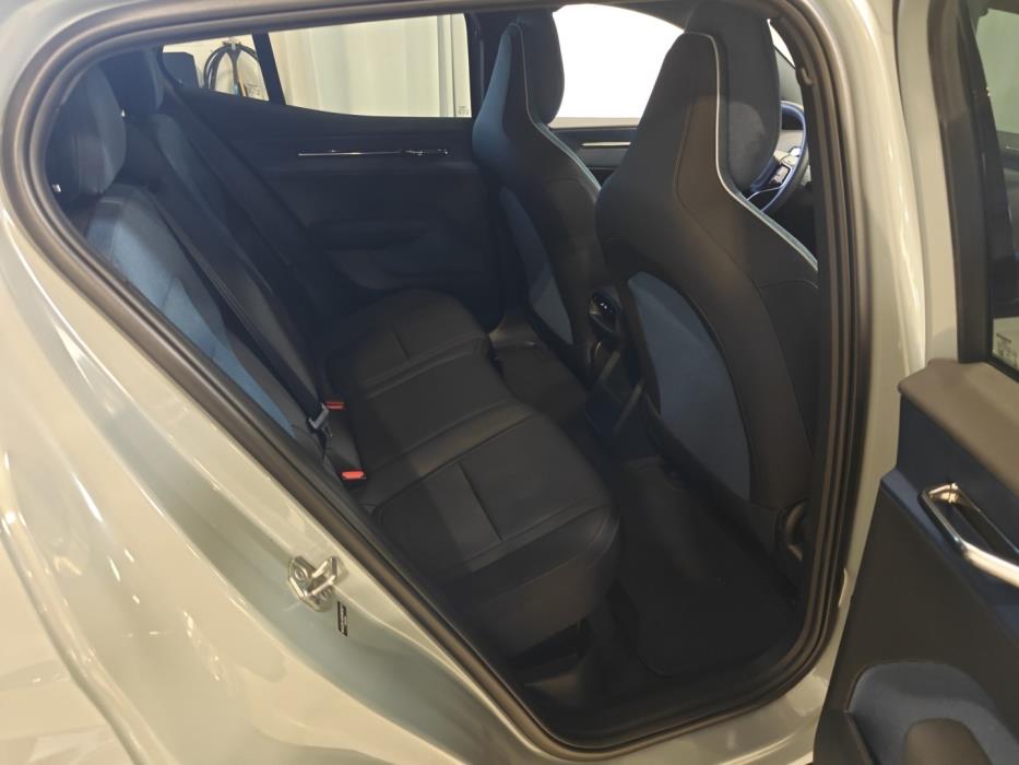 VOLVO EX30 2024