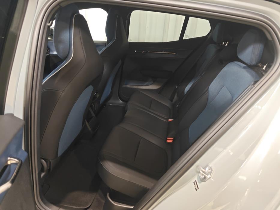 VOLVO EX30 2024
