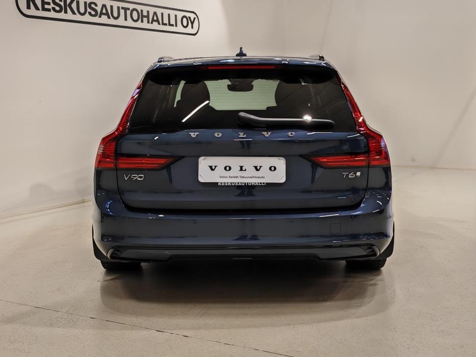 VOLVO V90 2025
