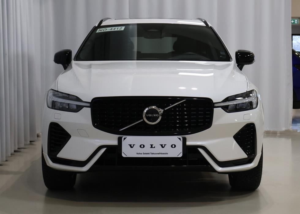 VOLVO XC60 2025