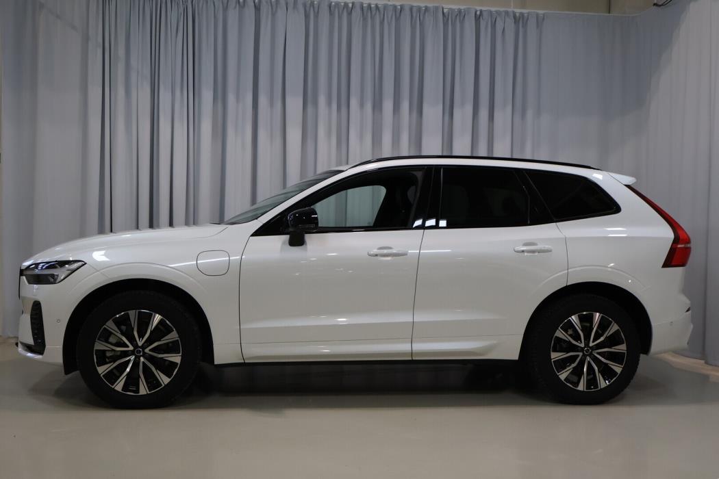VOLVO XC60 2025
