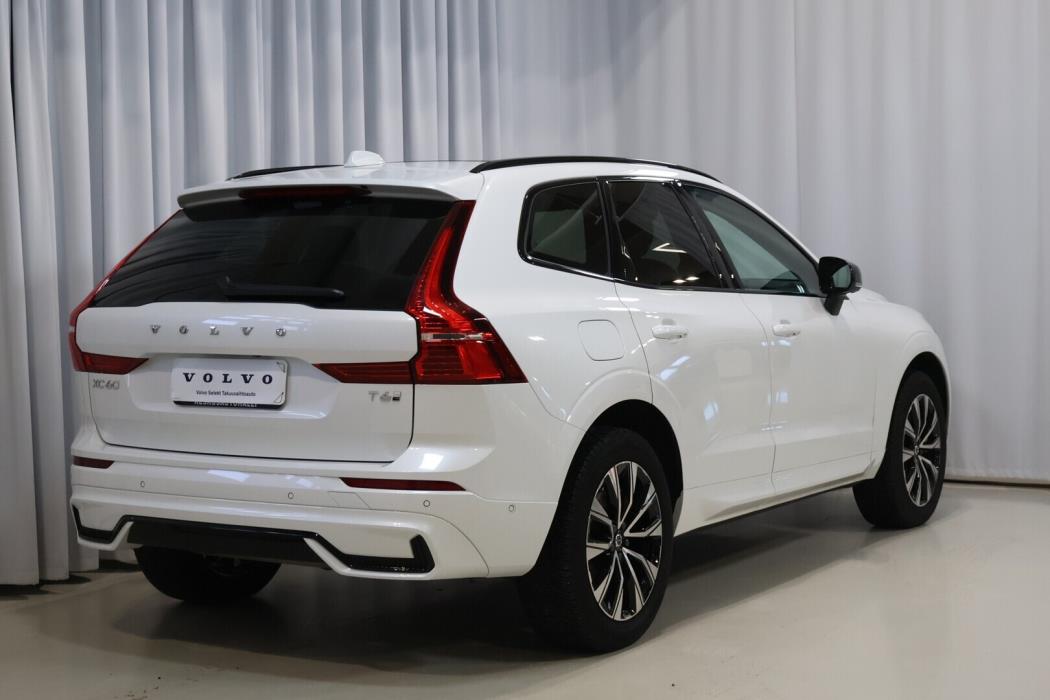 VOLVO XC60 2025