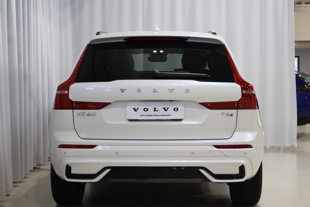 VOLVO XC60 2025