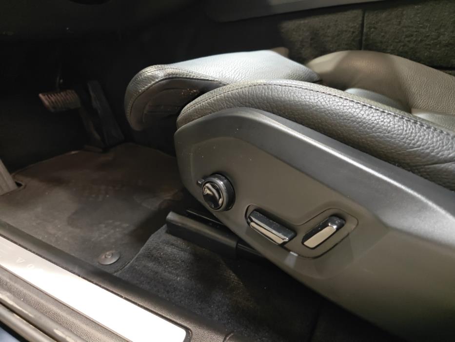 VOLVO XC60 2025