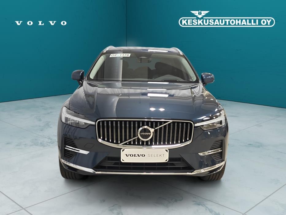 VOLVO XC60 2025