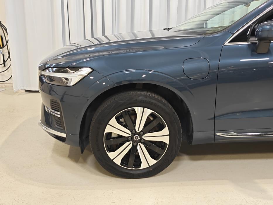 VOLVO XC60 2025