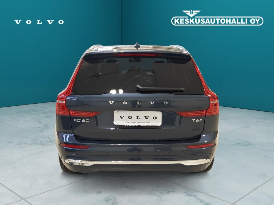 VOLVO XC60 2025