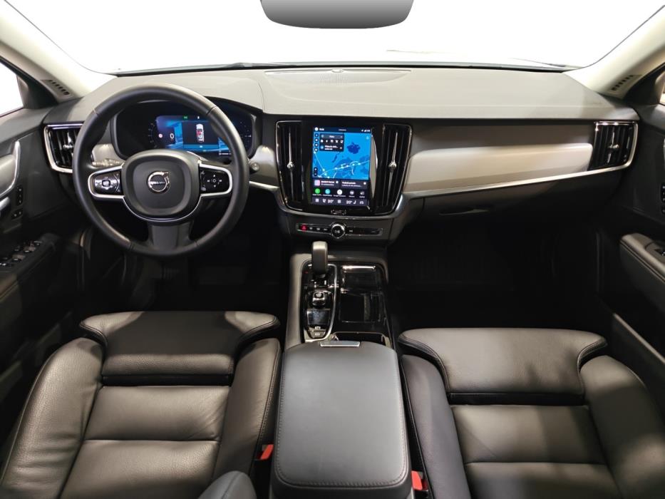 VOLVO V90 2025