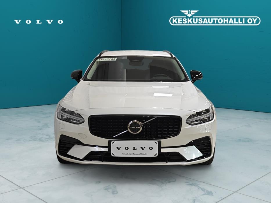 VOLVO V90 2025