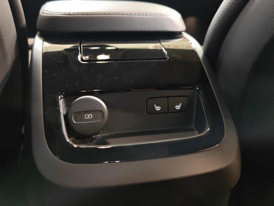 VOLVO V90 2025