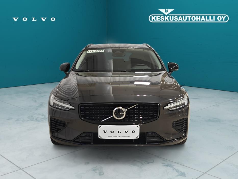 VOLVO V60 2025