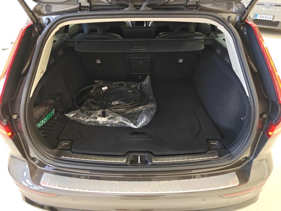 VOLVO V60 2025