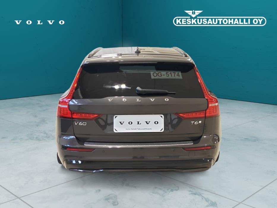 VOLVO V60 2025